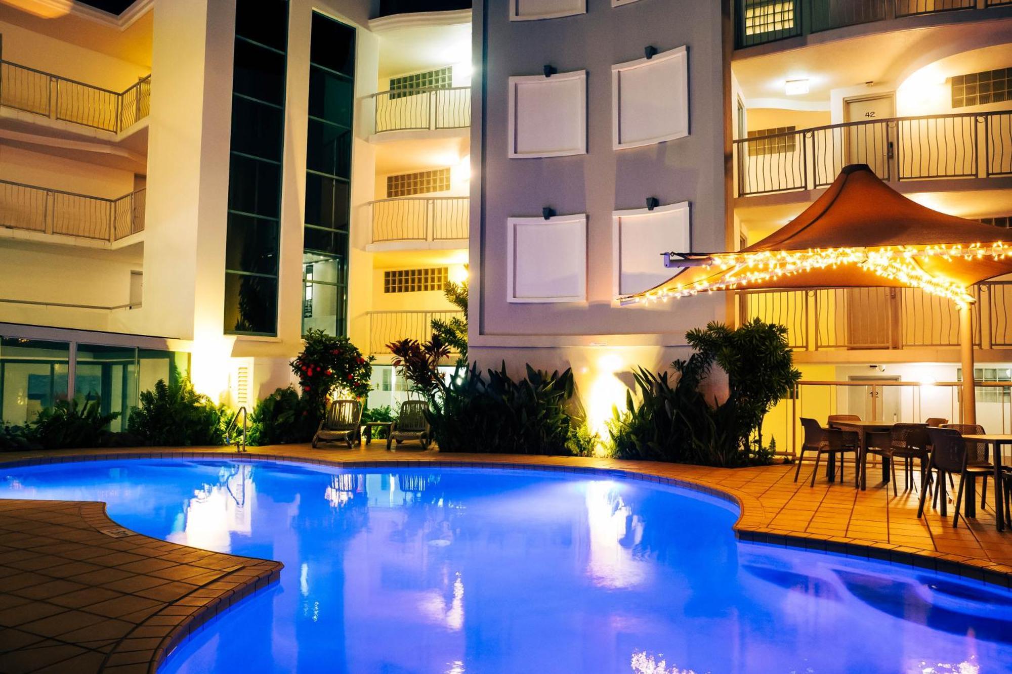 Grand Palais Boolarong Beachside Resort 4*