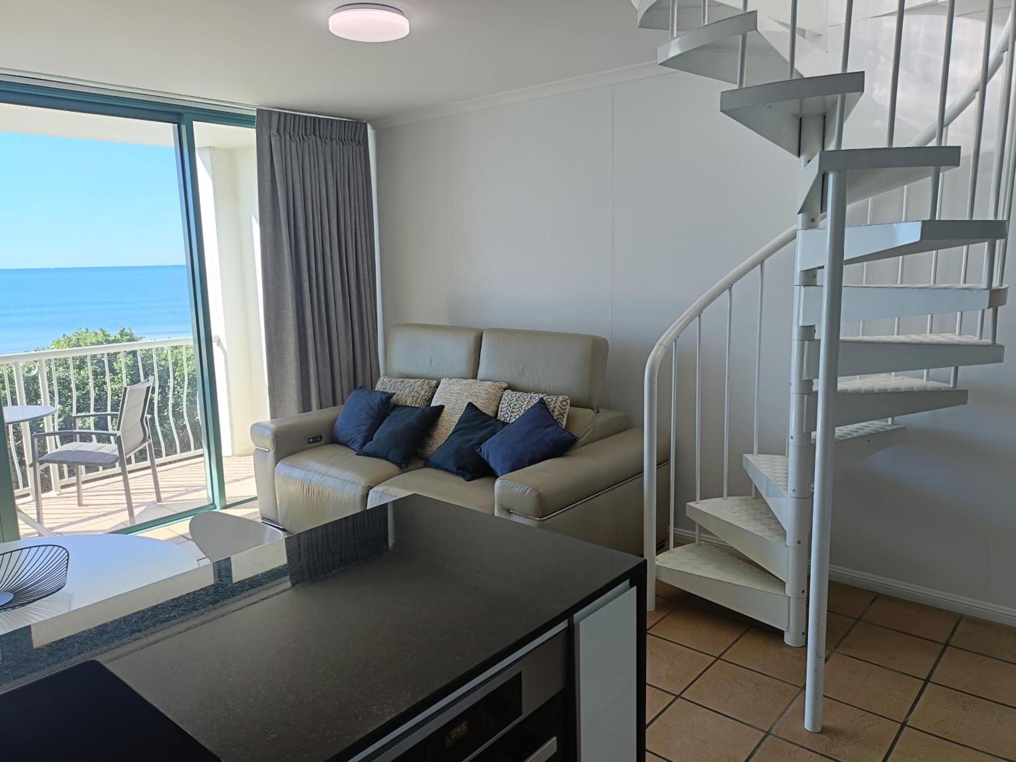 Grand Palais Boolarong Beachside 4*